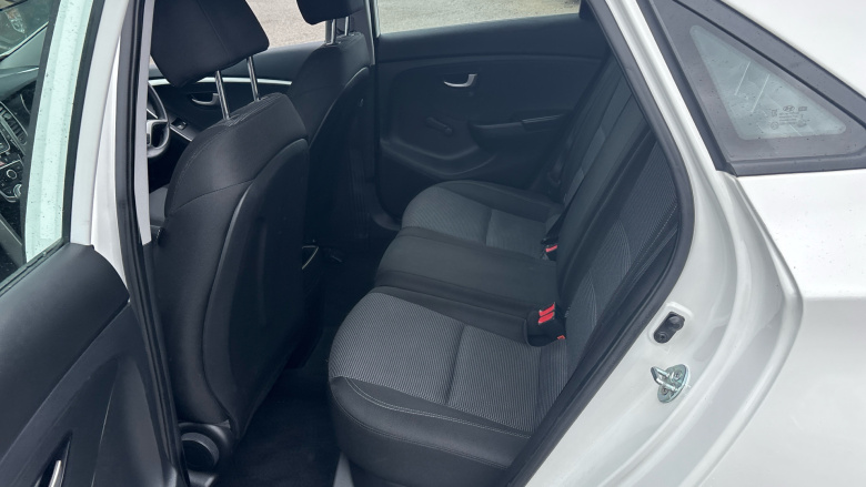 Hyundai i30 1.6 CRDi Blue Drive Classic 5dr Diesel Hatchback